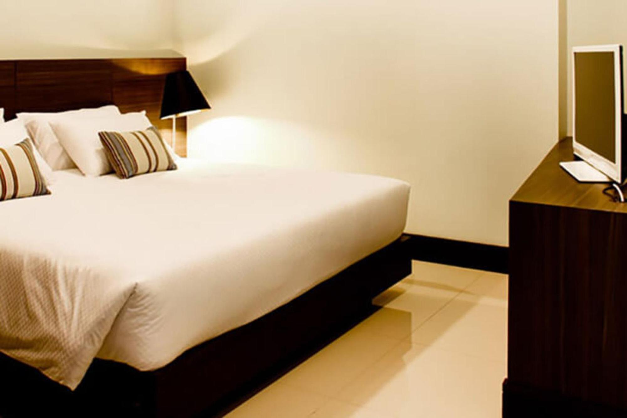 Crystal Suites Suvarnbhumi Airport Bangkok Ngoại thất bức ảnh